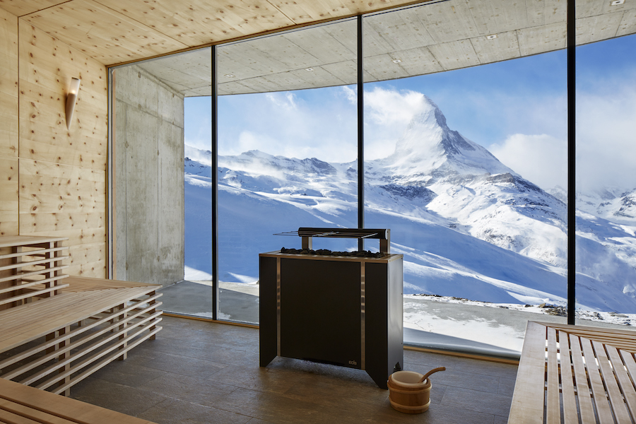 Aussicht aus der Sauna auf das Matterhorn im Riffelhaus 1853 in Zermatt