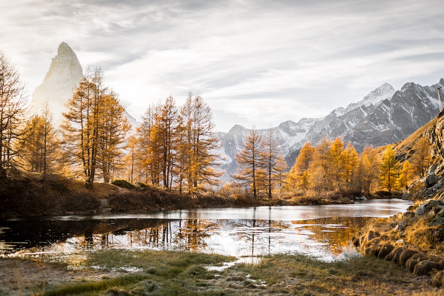 Zermatt im Herbst mit dem Grindjisee und Matterhorn